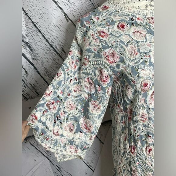 Solitaire Embroidered Floral Tunic Top S - Picture 2 of 5